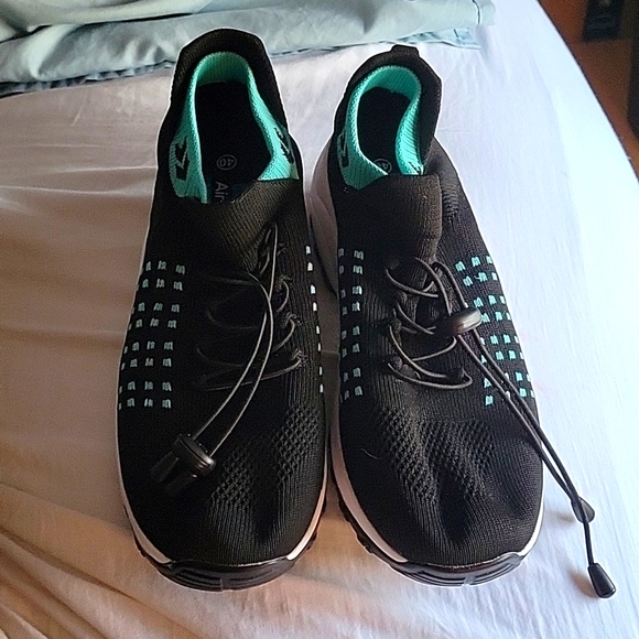 Ortho Stretch Sneaker - Picture 4 of 10